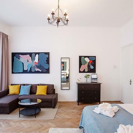 5Br 2Bath Family Apt 5Mins To Wenceslas Square Prága Kültér fotó
