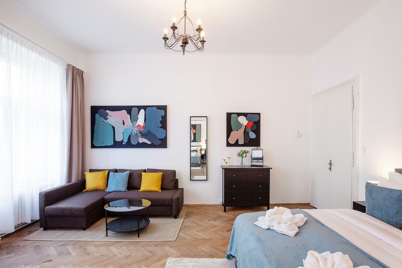 5Br 2Bath Family Apt 5Mins To Wenceslas Square Prága Kültér fotó