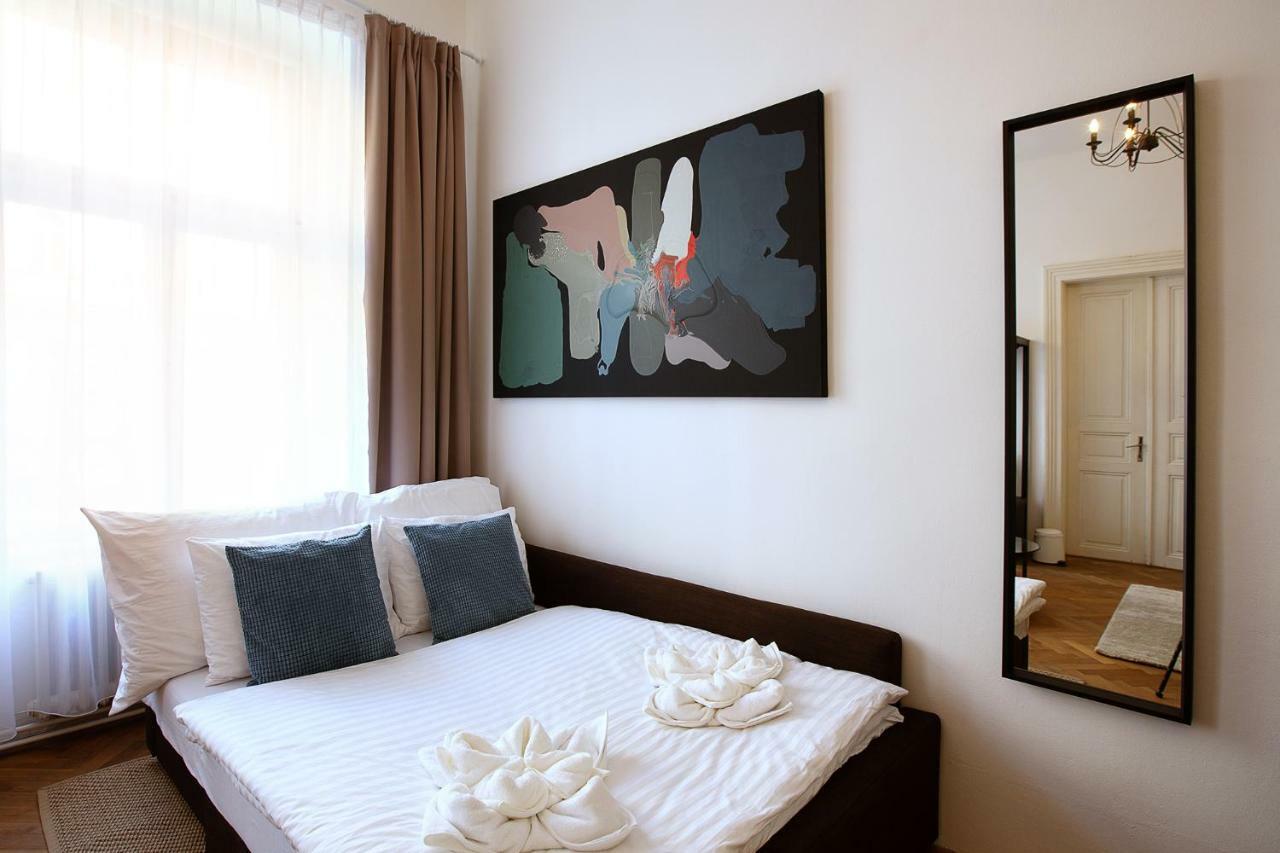 5Br 2Bath Family Apt 5Mins To Wenceslas Square Prága Kültér fotó